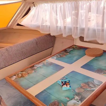 Varuna En Sur De Tenerife Bådhotel *