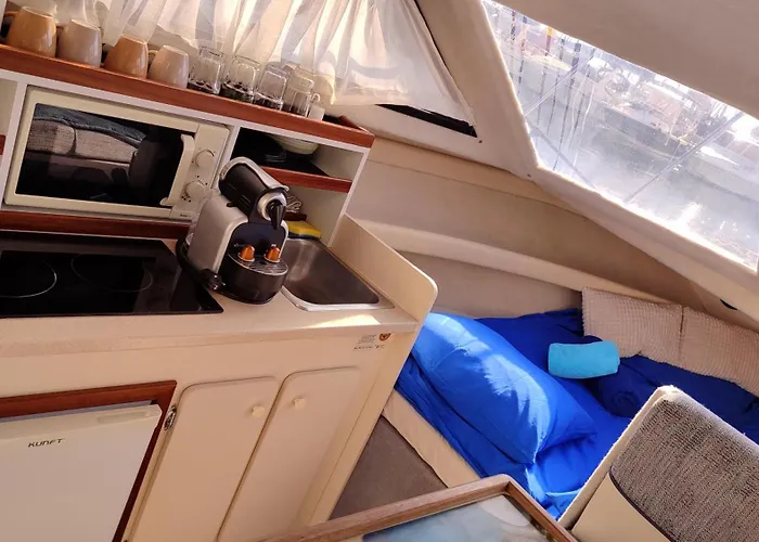 Botel Varuna En Sur De Tenerife